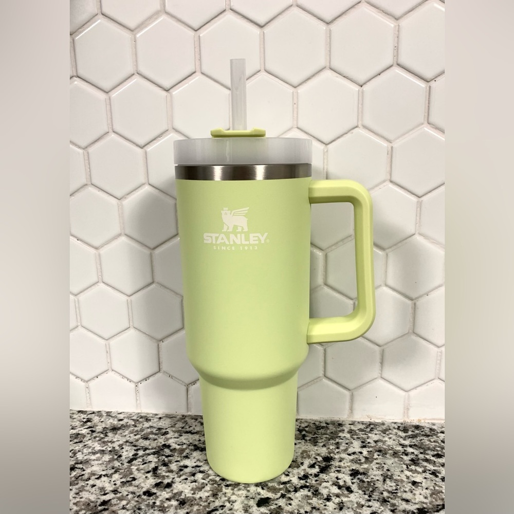 Stanley OG CITRON (bright yellow ) Rare Color 40oz Adventure Quencher NIB